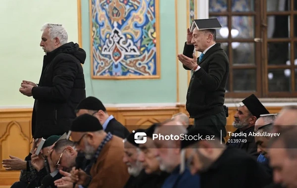 İlk Qədr gecəsindən FOTOLAR