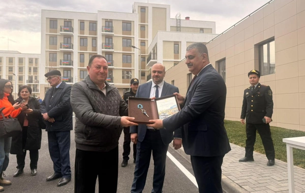 Növbəti köç karvanı Ağdam şəhərinə çatıb, mənzillərin açarları təqdim olunub