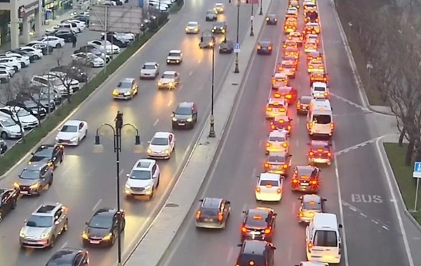 Bakının bir sıra yollarında sıxlıq var