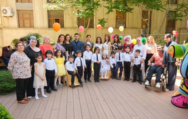 "McDonald"s Azərbaycan" "Uşaqların Sağlam Gələcəyi" mərkəzinə tibbi avadanlıq təqdim edib