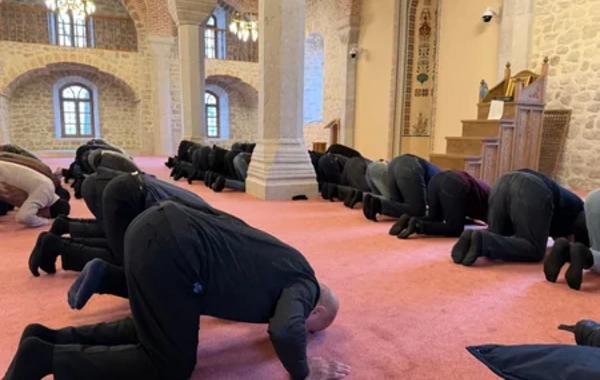 Şuşada bayram namazı qılınıb