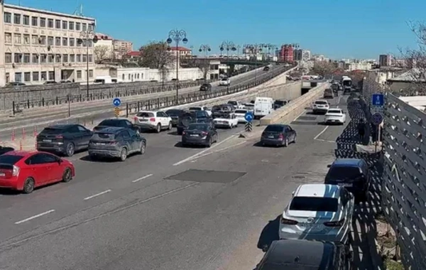 Транспортный коллапс в Баку: названа причина