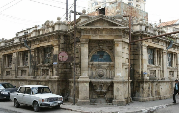 "Fantaziya" hamamının söküləcəyi ilə bağlı iddialara - Cavab