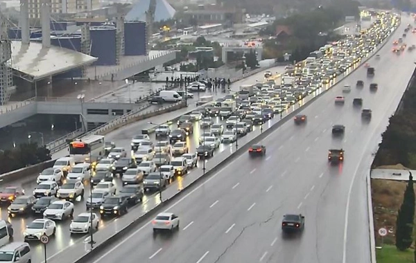 Paytaxtda sıxlıq olan küçələrin SİYAHISI