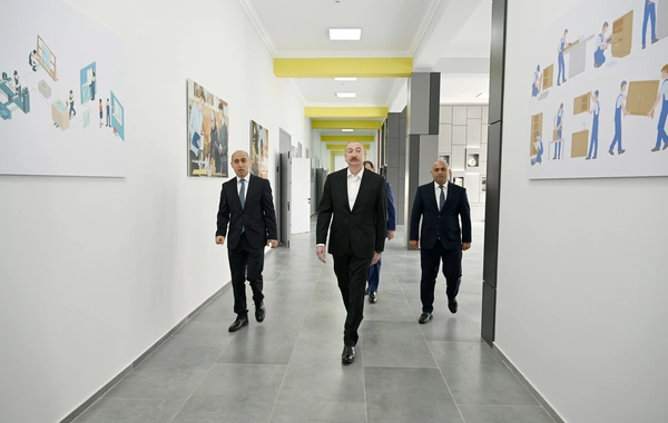 İlham Əliyev Lənkəran Dövlət Peşə Təhsil Mərkəzinin açılışında iştirak edib