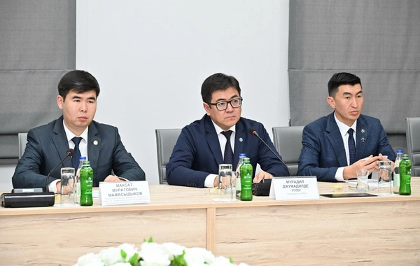 Qırğızıstan həmkarlar ittifaqlarının nümayəndələri Azərbaycan təcrübəsini öyrənmək üçün AHİK-də olublar