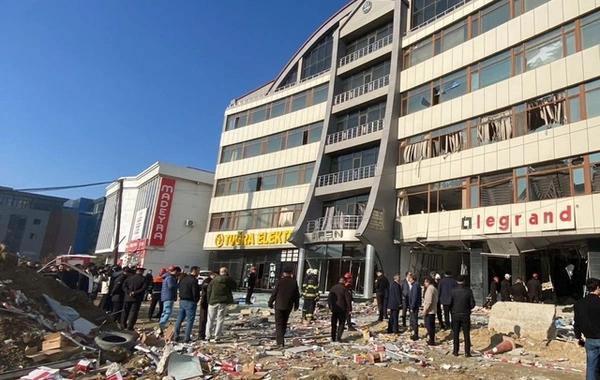 Bakıda partlayış baş verən plazada səkkiz il əvvəl də yanğın olubmuş