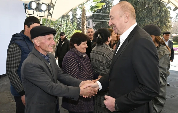 İlham Əliyev Xocavənd şəhər və Xocavənd kənd sakinləri ilə görüşüb