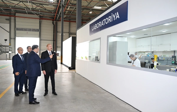 Prezident İlham Əliyev Qaradağ rayonunda kağız və gigiyenik məhsulların istehsalı müəssisəsinin açılışında iştirak edib