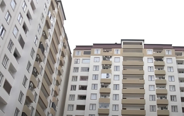 645 ailənin yaşadığı QALMAQALLI BİNA