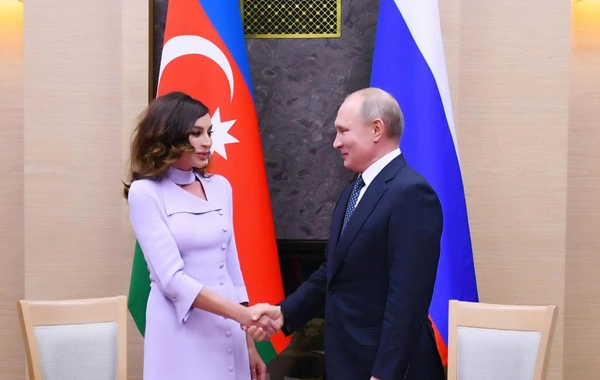 Владимир Путин поздравил Первого вице-президента Азербайджана Мехрибан Алиеву