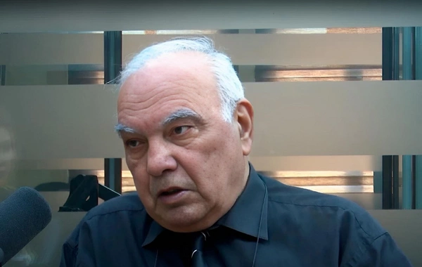 Cavanşir Quliyev özü üçün məzarlıqda yer alıb