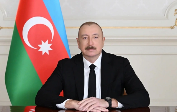 Ильхам Алиев поздравил сингапурского коллегу
