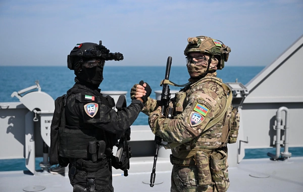 Azərbaycanın və BƏƏ prezidentləri Əbu-Dabidə "Sülh Qalxanı – 2026" birgə əməliyyat-taktiki təlimini izləyiblər