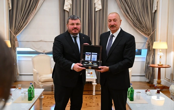 İlham Əliyevə İrpen şəhərinin fəxri vətəndaşı vəsiqəsi təqdim edilib