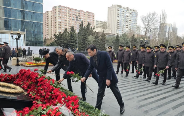 Fövqəladə Hallar Nazirliyinin kollektivi Xocalı soyqırımı abidəsini ziyarət edib
