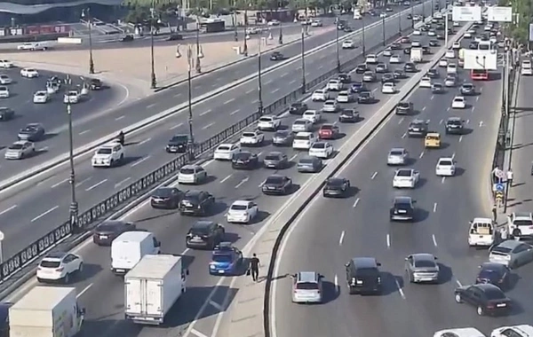 Bakının bir sıra yollarında tıxac yaranıb