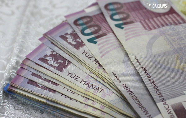 Сколько средств выделено на единовременную помощь малообеспеченным семьям перед праздниками?