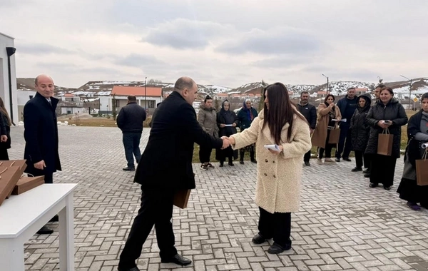 Переселившимся в село Хоровлу 20 семьям вручены ключи от квартир