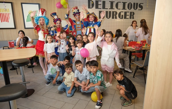 "McDonald"s Azərbaycan" ölkə üzrə şəhid ailələrinin birinci sinif şagirdlərini məktəb ləvazimatları ilə təmin etdi
