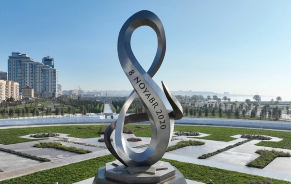 Qvineya-Bisau Prezidenti Bakıda Zəfər parkını ziyarət edib