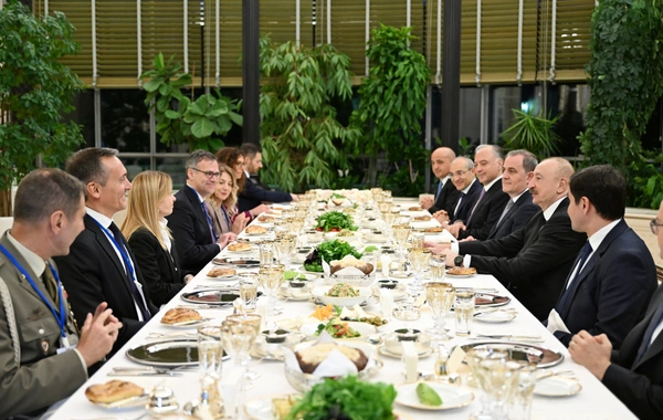 İlham Əliyevin adından İtaliya Nazirlər Şurasının sədrinin şərəfinə işçi şam yeməyi verilib