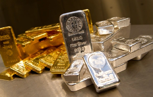 Trampın açıqlamaları fonunda qızılın qiyməti yenidən yüksəlib