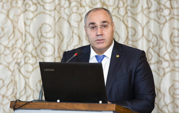 Назначенный на место свояка Сафара Мехдиева главврач получил еще одну должность