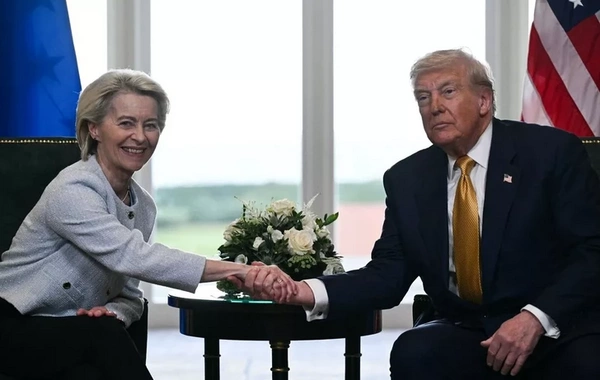 У Дональда Трампа заметили таинственное пятно на руке