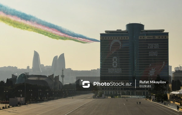 Bakıdakı hərbi paraddan maraqlı FOTOLAR