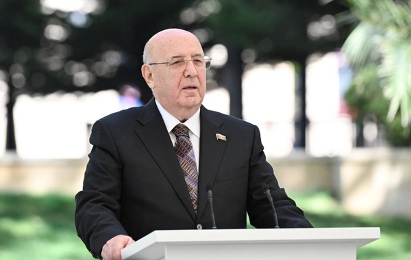 Prezident İlham Əliyev Bakıda Aşıq Ələsgərin abidəsinin açılışında iştirak edib