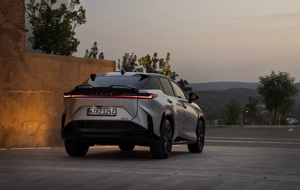 "Lexus RZ" - Elektrikli lüksün yeni erası
