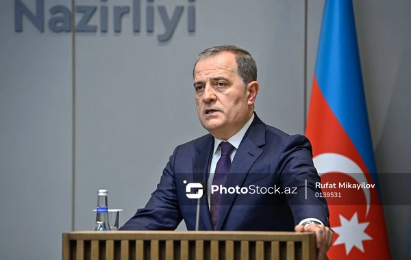 Джейун Байрамов обсудил с главой МИД Британии эскалацию на Ближнем Востоке