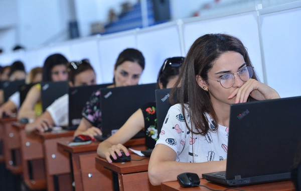 İki minə yaxın müəllim iş yerini dəyişib
