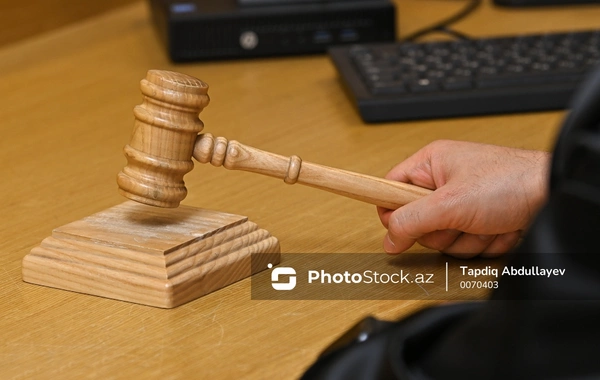 Pensiya düzəltmək adı ilə dələduzluqla bağlı məhkəmədə Müdafiə Nazirliyinin həbsdə olan sabiq vəzifəli şəxsi ifadə verib