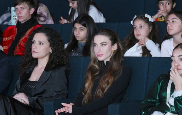 Leyla Əliyeva və Alyona Əliyeva  mükafatlandırma mərasimində iştirak ediblər