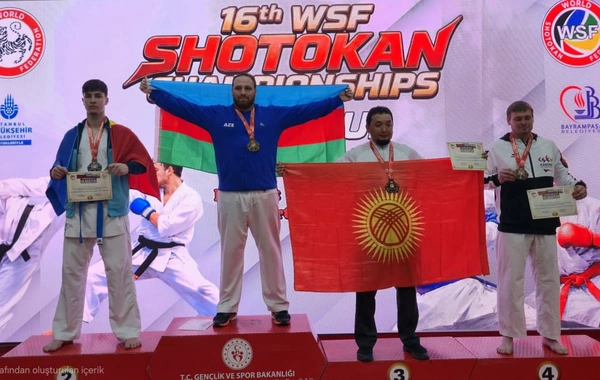 Ata və oğul eyni turnirdə çempion oldu