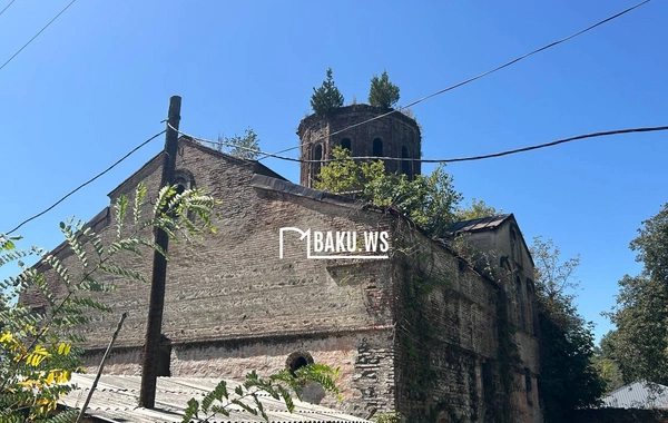 Turistlərin axın etdiyi Alban məbədi baxımsız vəziyyətdədir