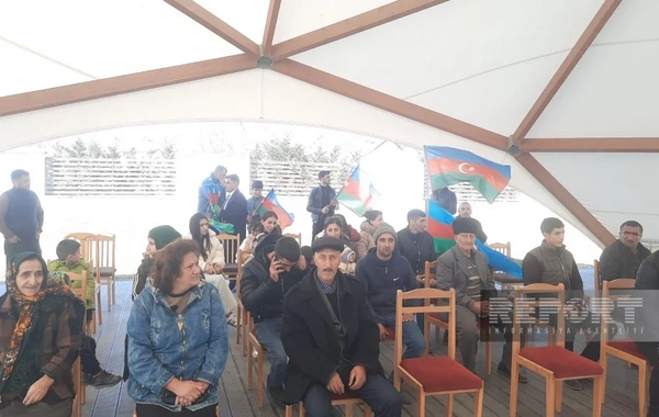 Xanabad kəndinə yola salınan ilk köç karvanı Xocalı şəhərinə çatıb