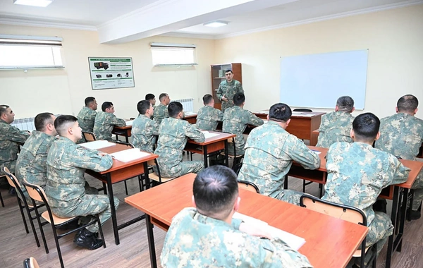 Zakir Həsənov hava hücumundan müdafiə bölmələrinin fəaliyyətini yoxlayıb