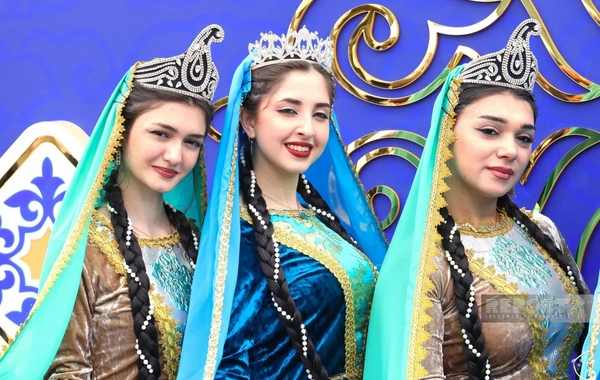 Paytaxt sakinləri Novruz bayramını qeyd edirlər - FOTOLAR