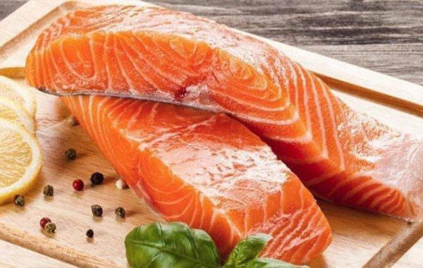 Laboratoriyada hazırlanan balıq satışa çıxarıldı