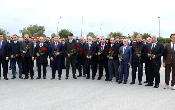 Azərbaycanda səfərdə olan türkiyəli rektorlar Zəfər parkını ziyarət ediblər