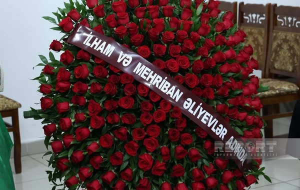 İlham Əliyev və Mehriban Əliyeva Aleksandr Şarovskinin vida mərasiminə əklil göndəriblər