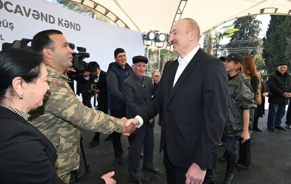 İlham Əliyev Xocavənd şəhər və Xocavənd kənd sakinləri ilə görüşüb