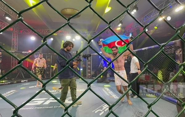 Beynəlxalq döyüş gecəsində azərbaycanlı idmançılar uğurla çıxış edir