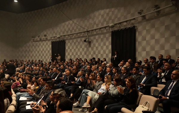 "McDonald's Azərbaycan" və DSMF şəhid övladlarının iştirakı ilə teatr tamaşası təşkil edib