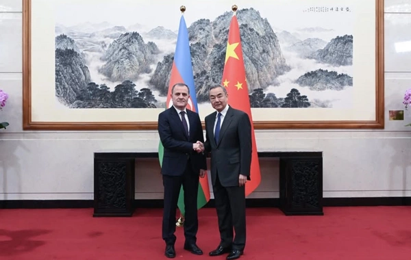 Джейхун Байрамов встретился с Ваном И