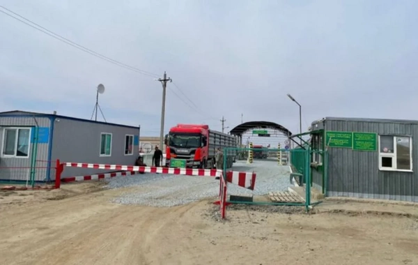 Qazaxıstan Rusiya ilə sərhəddəki keçid məntəqəsini bağladı