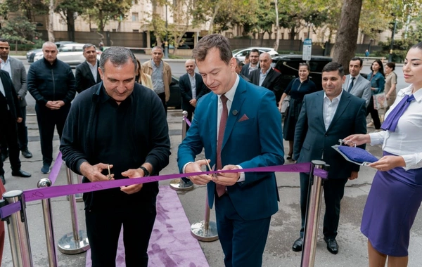 Azercell ilk  yeni nəsil diler mağazasını istifadəyə verir